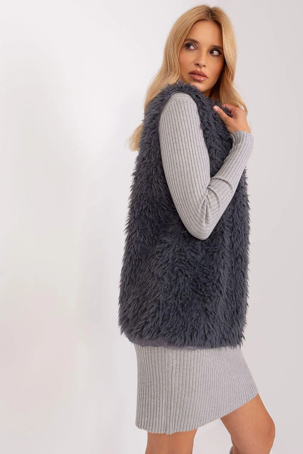 Elegant Faux Fur Vest for Every Occasion