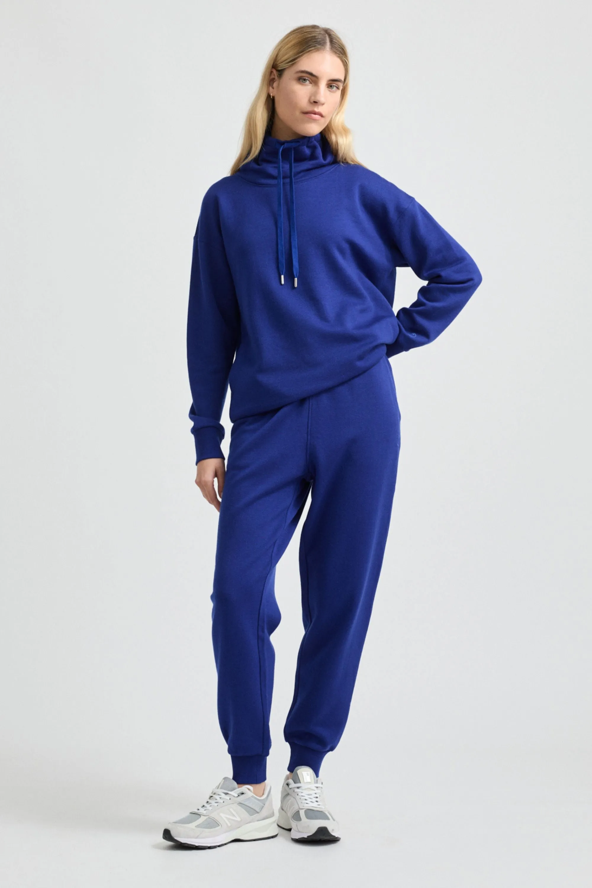 LOUNGE FUNNEL NECK - 648