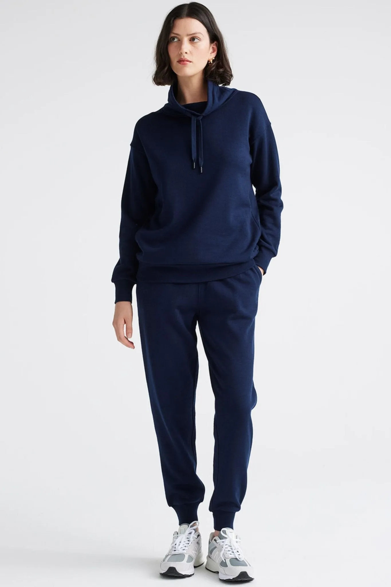 LOUNGE FUNNEL NECK - 648