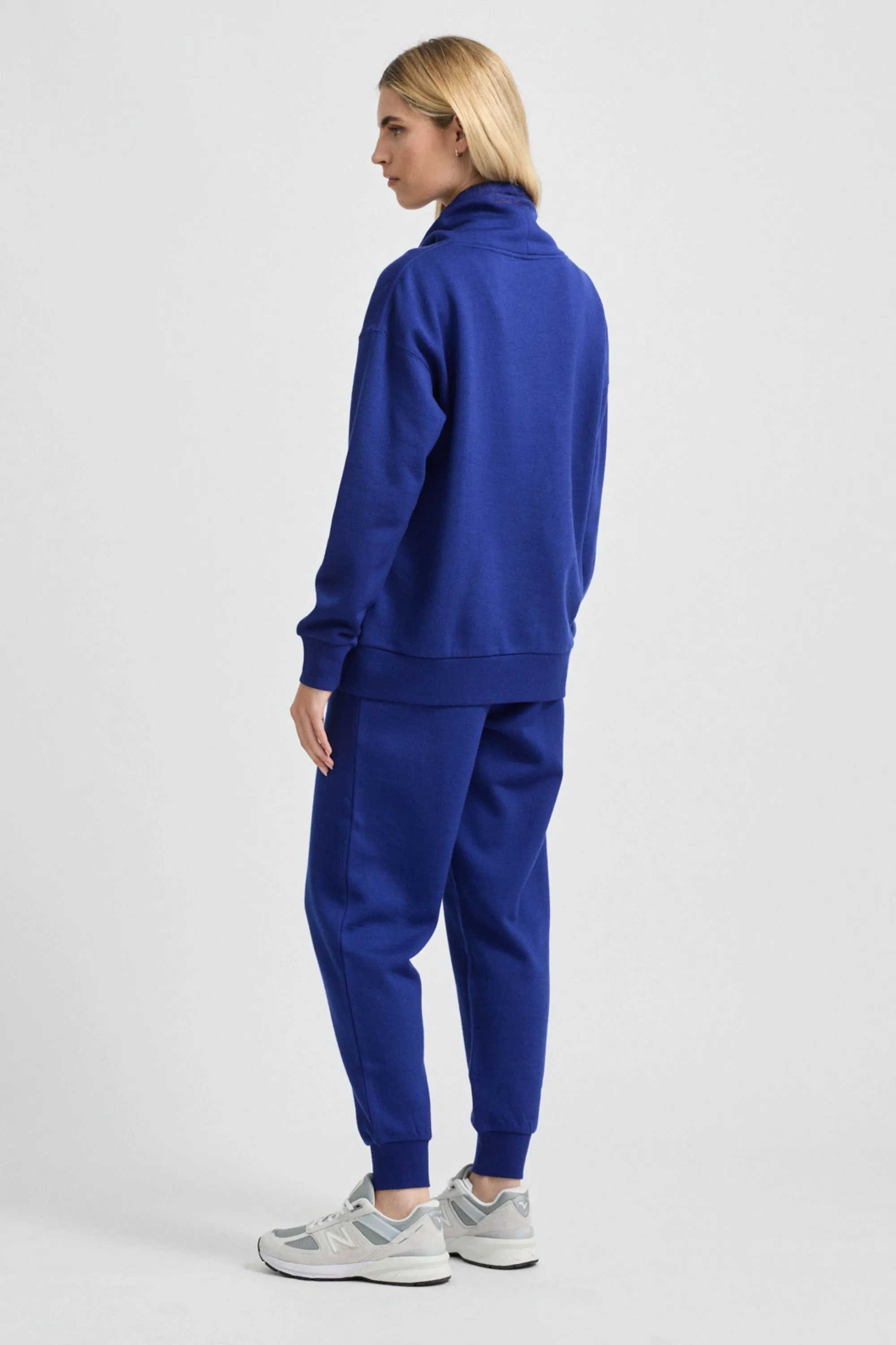 LOUNGE FUNNEL NECK - 648