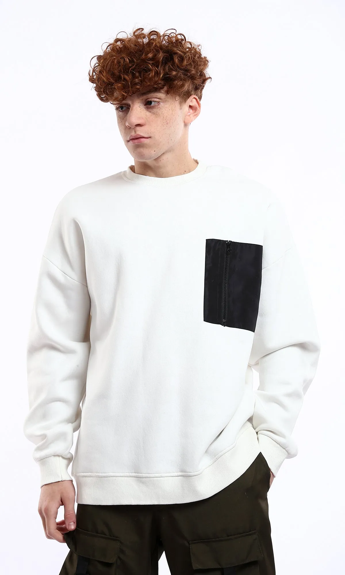 O175658 Round Neck Solid Coziness White Sweatshirt